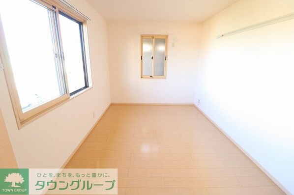 リビングタウン上野台 Dの物件内観写真